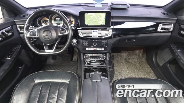 Mercedes-Benz CLS-Class — interior