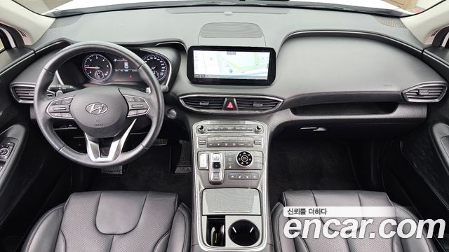 Hyundai Santa Fe — interior