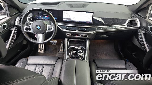 BMW X6 — interior