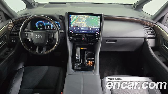 Toyota Alphard — interior