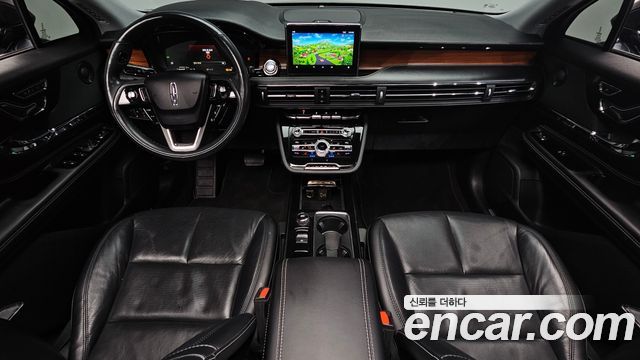 Lincoln Corsair — interior