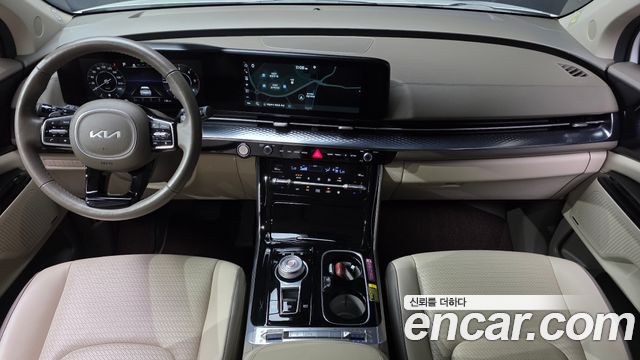 Kia Carnival — interior