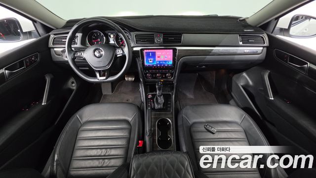 Volkswagen Passat — interior