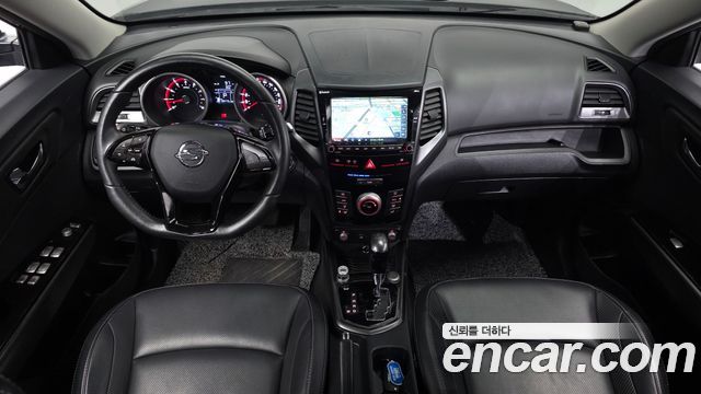 KG Mobility Tivoli — interior