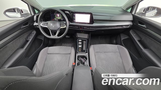 Volkswagen Golf — interior