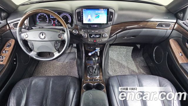 KG Mobility Chairman — interior