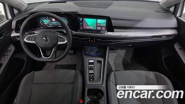 Volkswagen Golf — interior