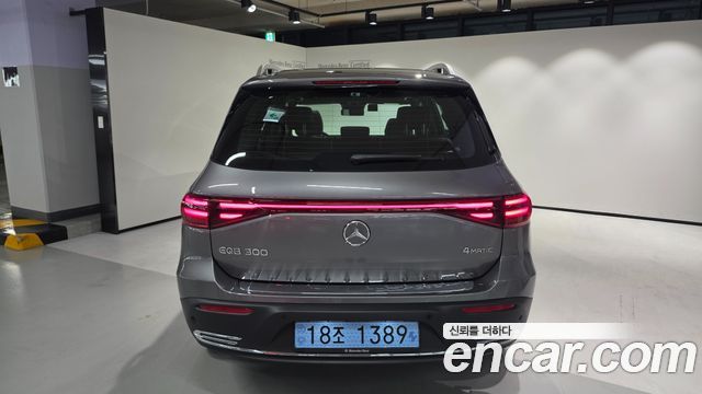 Mercedes-Benz EQB — interior