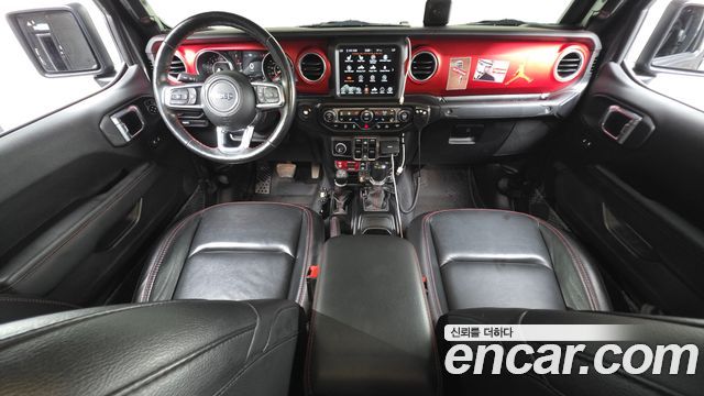 Jeep Gladiator — interior