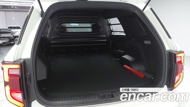 KG Mobility Torres — interior