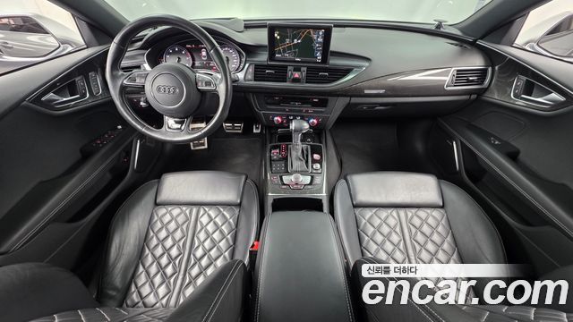 Audi S7 — interior