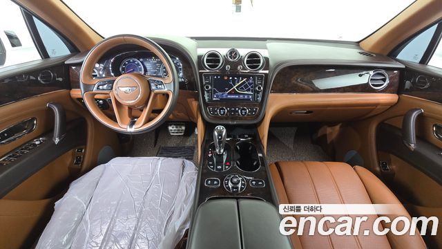 Bentley Bentayga — interior