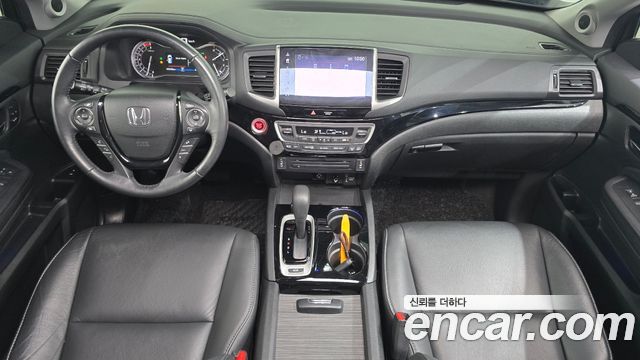 Honda Pilot — interior