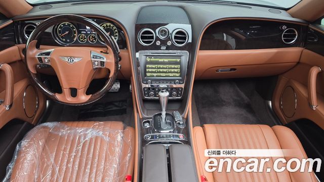 Bentley Flying Spur — interior