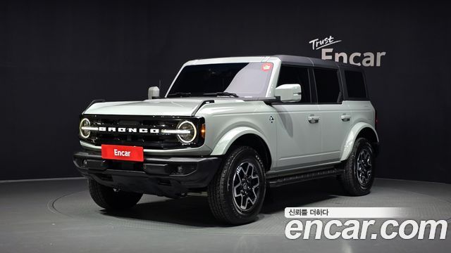 Ford Bronco — exterior
