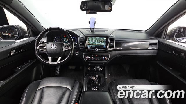 KG Mobility Rexton — interior