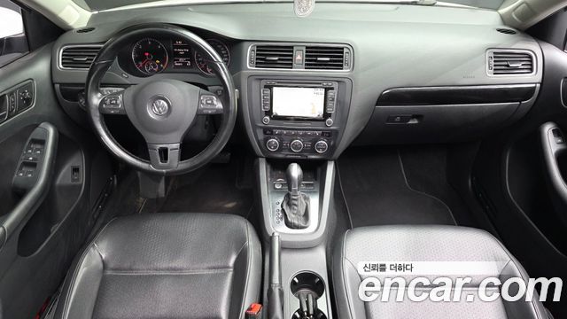 Volkswagen Jetta — interior