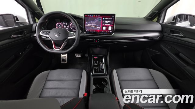 Volkswagen Golf — interior