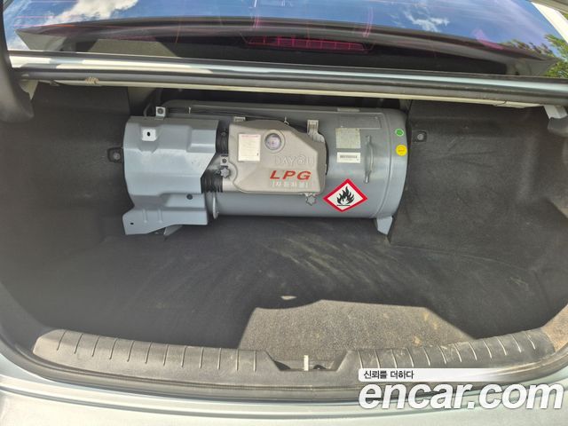 Hyundai Sonata — interior