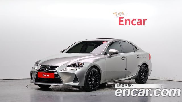 Lexus IS — exterior