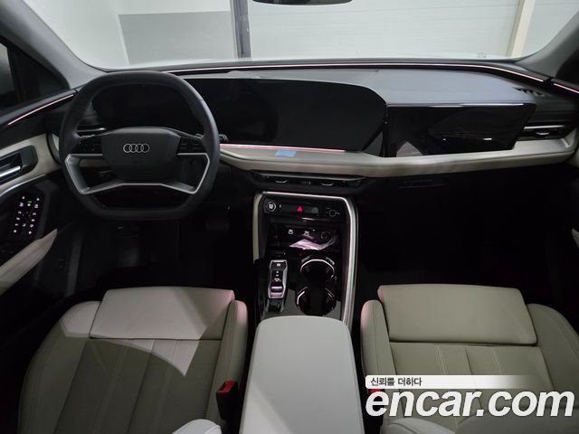 Audi Q5 — interior