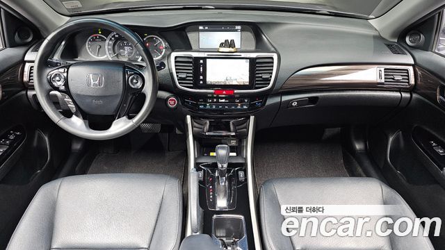Honda Accord — interior