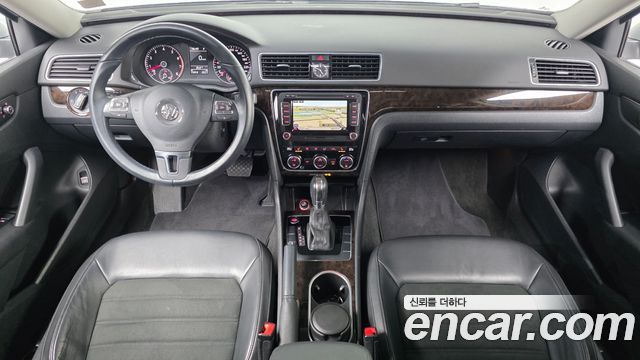 Volkswagen Passat — interior