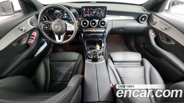 Mercedes-Benz C-Class — interior