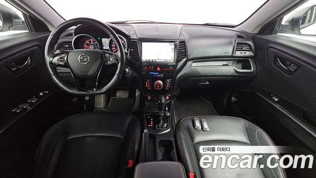 KG Mobility Tivoli — interior