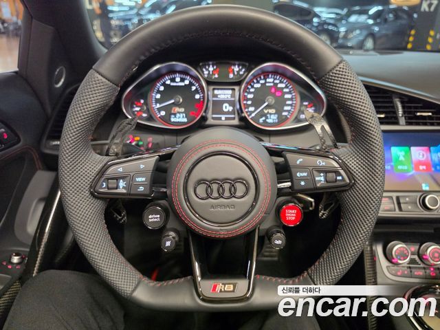 Audi R8 — interior
