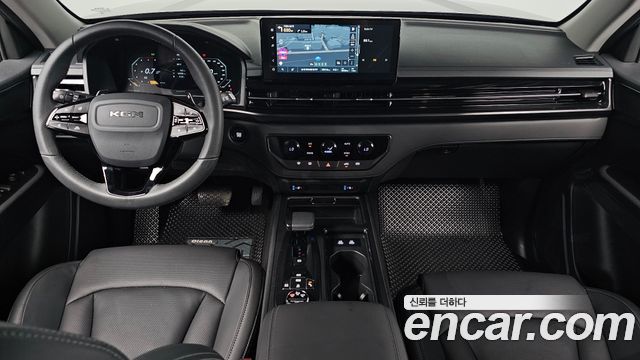 KG Mobility Musso — interior