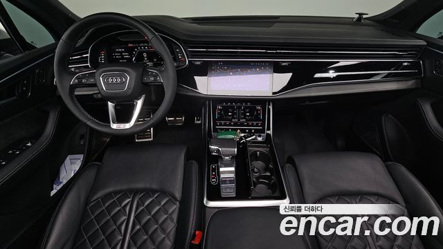 Audi SQ7 — interior