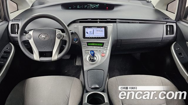 Toyota Prius — interior