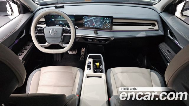 KG Mobility Torres — interior