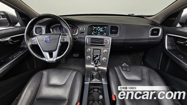 Volvo S60 — interior