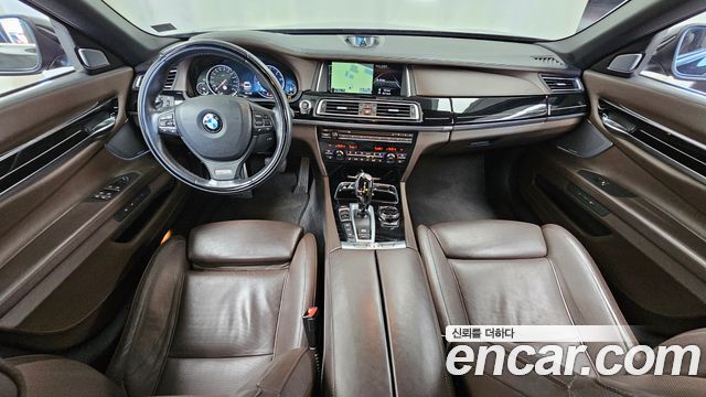 BMW 7 Series — interior