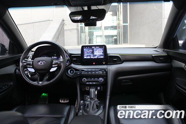 Hyundai Veloster — interior