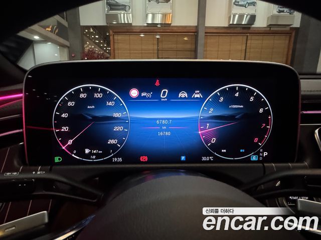 Mercedes-Benz E-Class — interior