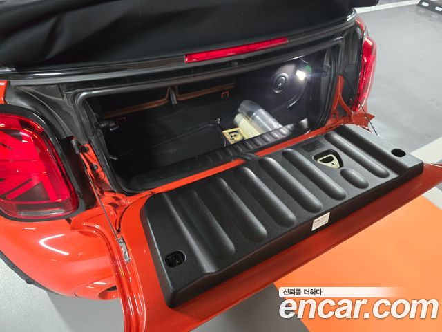 MINI Cooper Convertible — interior