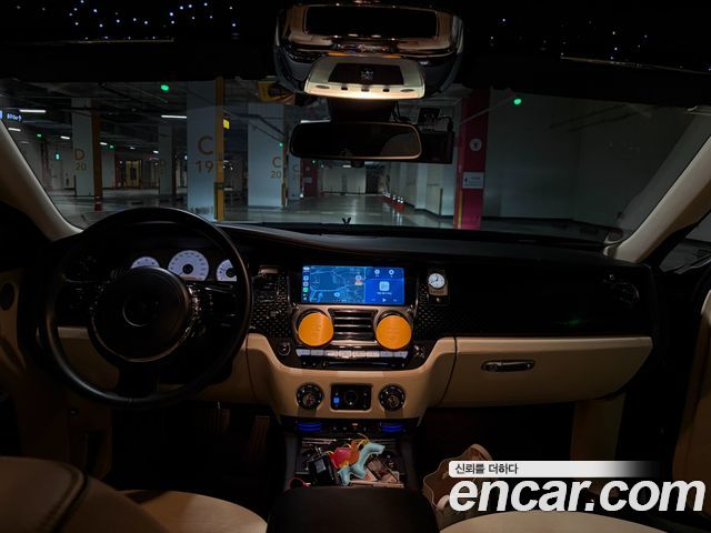 Rolls-Royce Ghost — interior