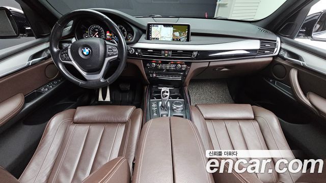 BMW X5 — interior