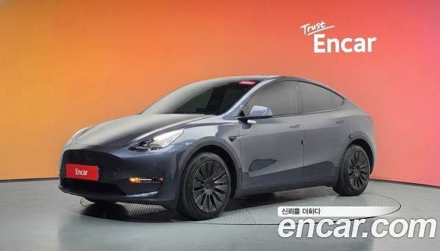 Tesla Model Y — exterior