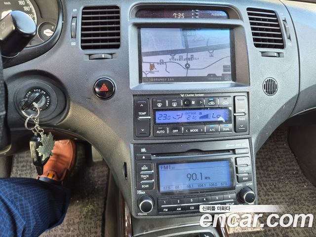 Hyundai Grandeur — interior