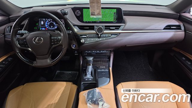 Lexus ES — interior