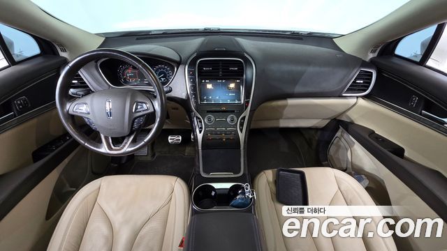 Lincoln MKX — interior