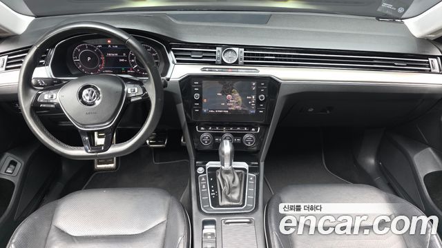 Volkswagen Arteon — interior