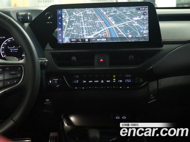 Lexus UX — interior
