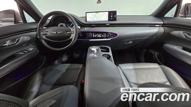 Genesis GV70 — interior