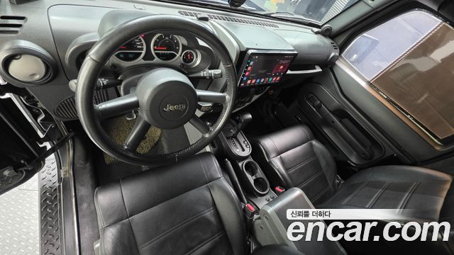 Jeep Wrangler — interior