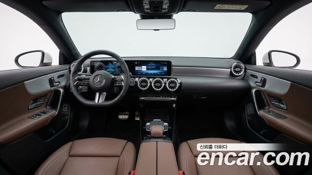 Mercedes-Benz CLA-Class — interior